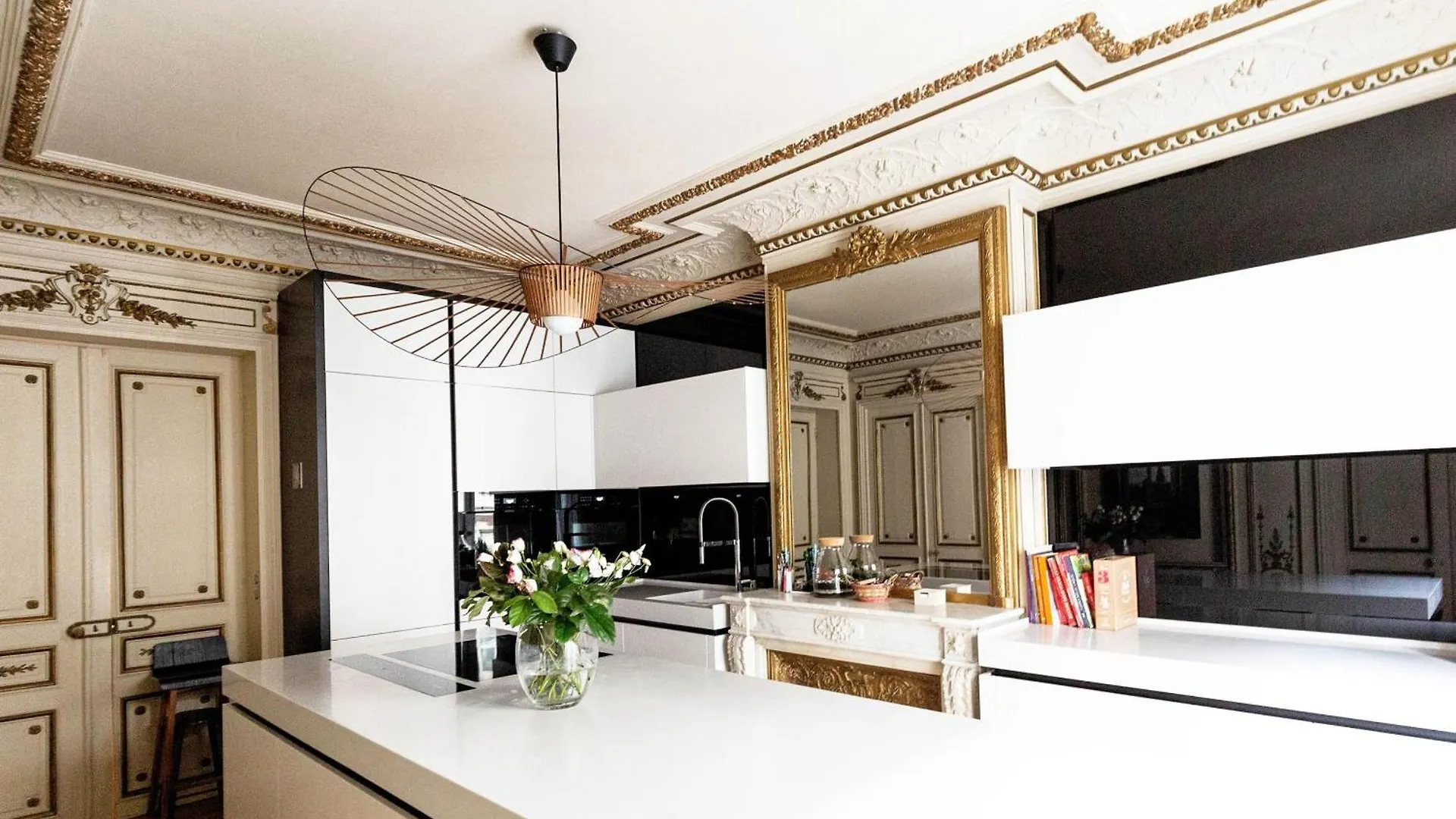 Apartamento Veeve - Classical Features In The 9Th Paris
