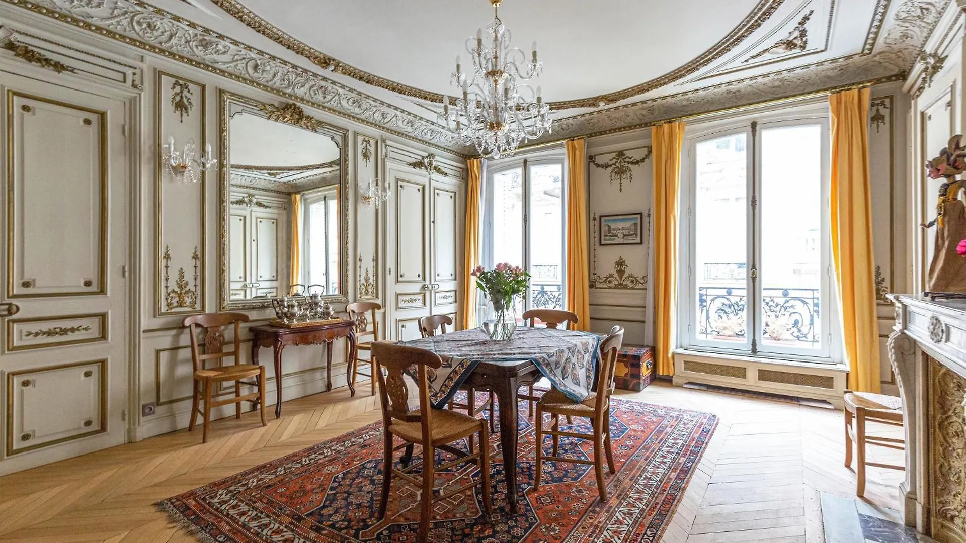 Veeve - Classical Features In The 9Th Paris